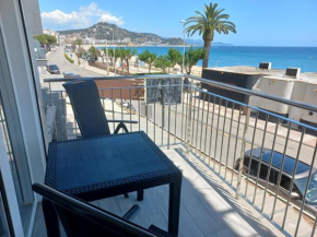 Estudio con Impresionantes Vistas al Mar